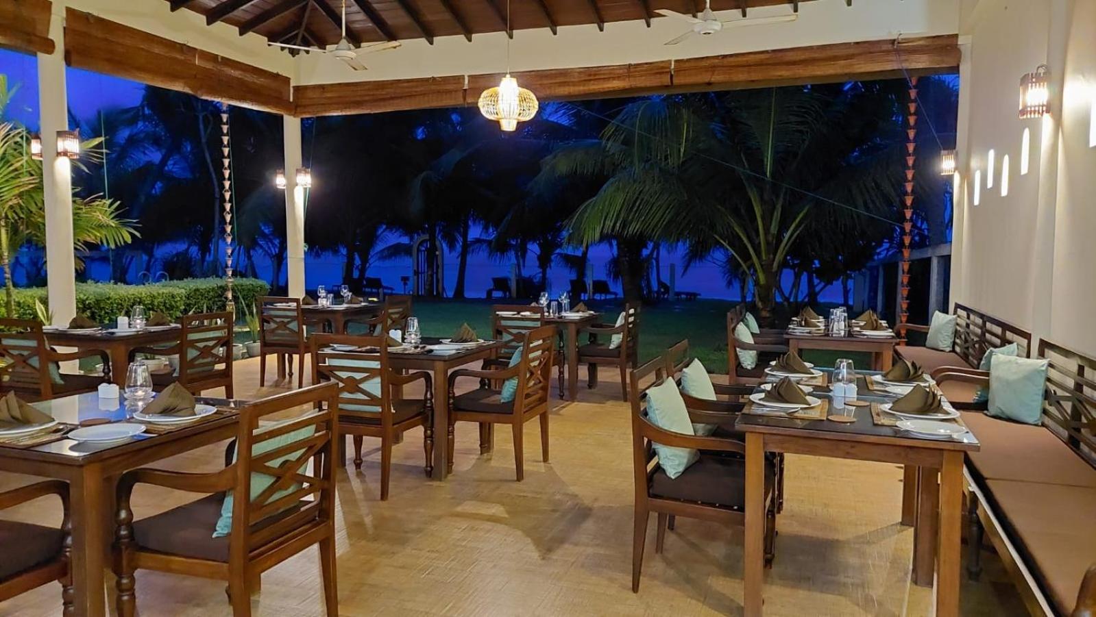 Lanka Beach Boutique Bungalows & Grand Villa Tangalle Exteriör bild
